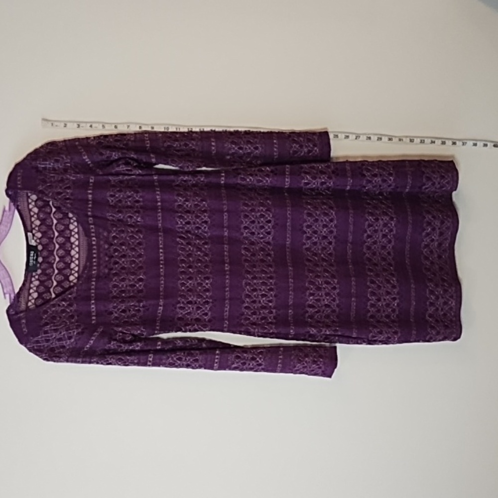 GUESS sz. 12 Dress (metallic cranberry) color = Deep Purple with gold lines